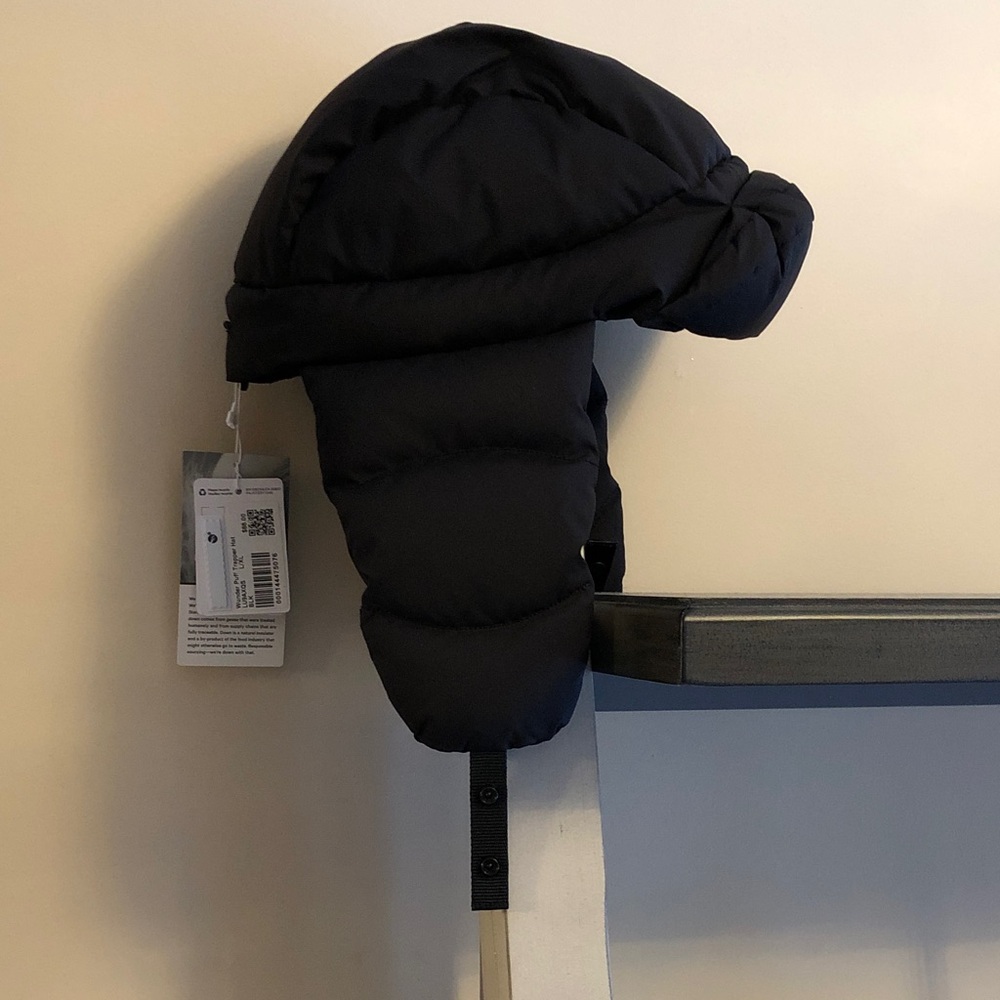 lululemon athletica Black Puffer Hat